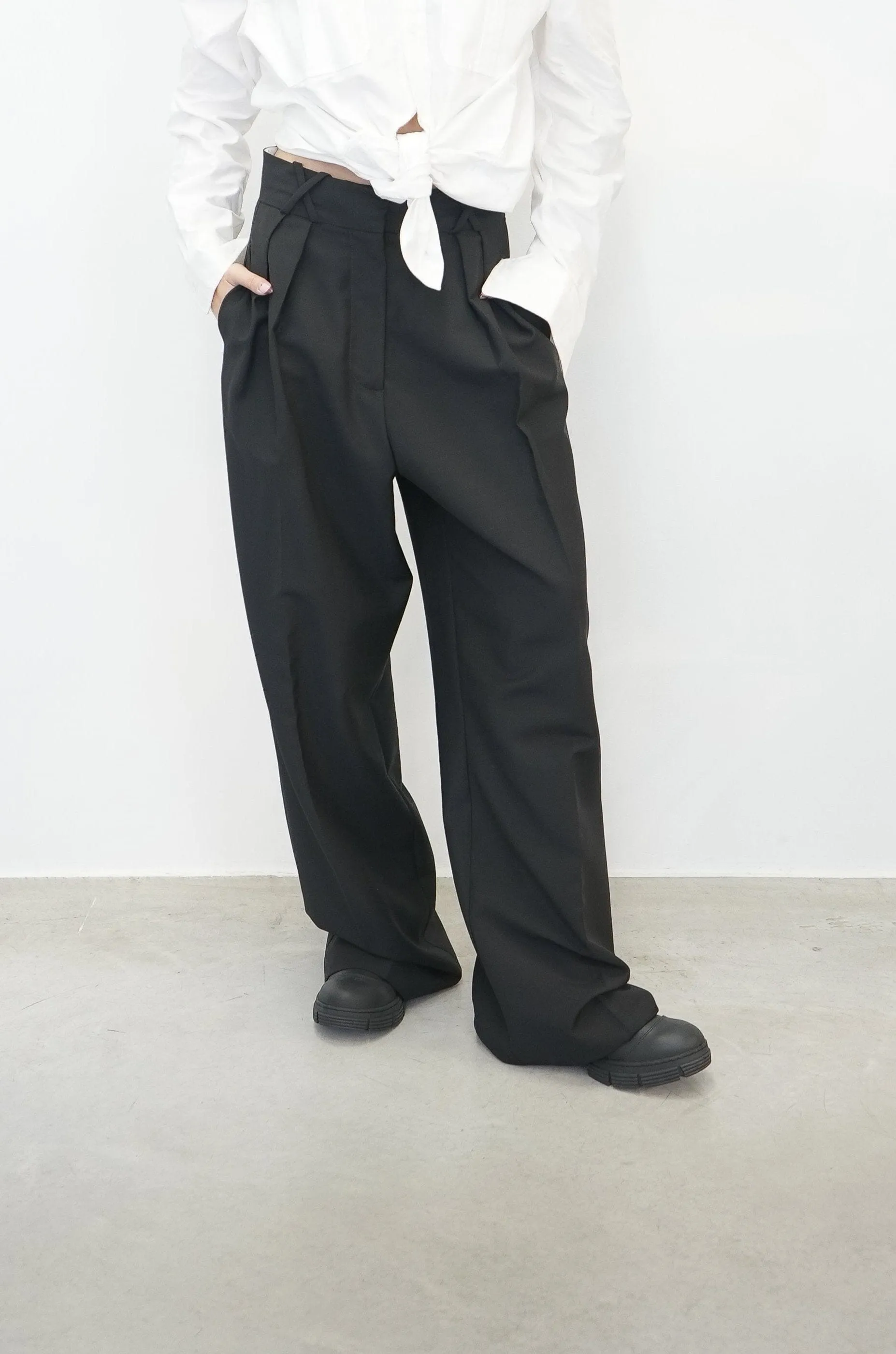 FRANSJE LOOSE FIT TAILORED PANTS